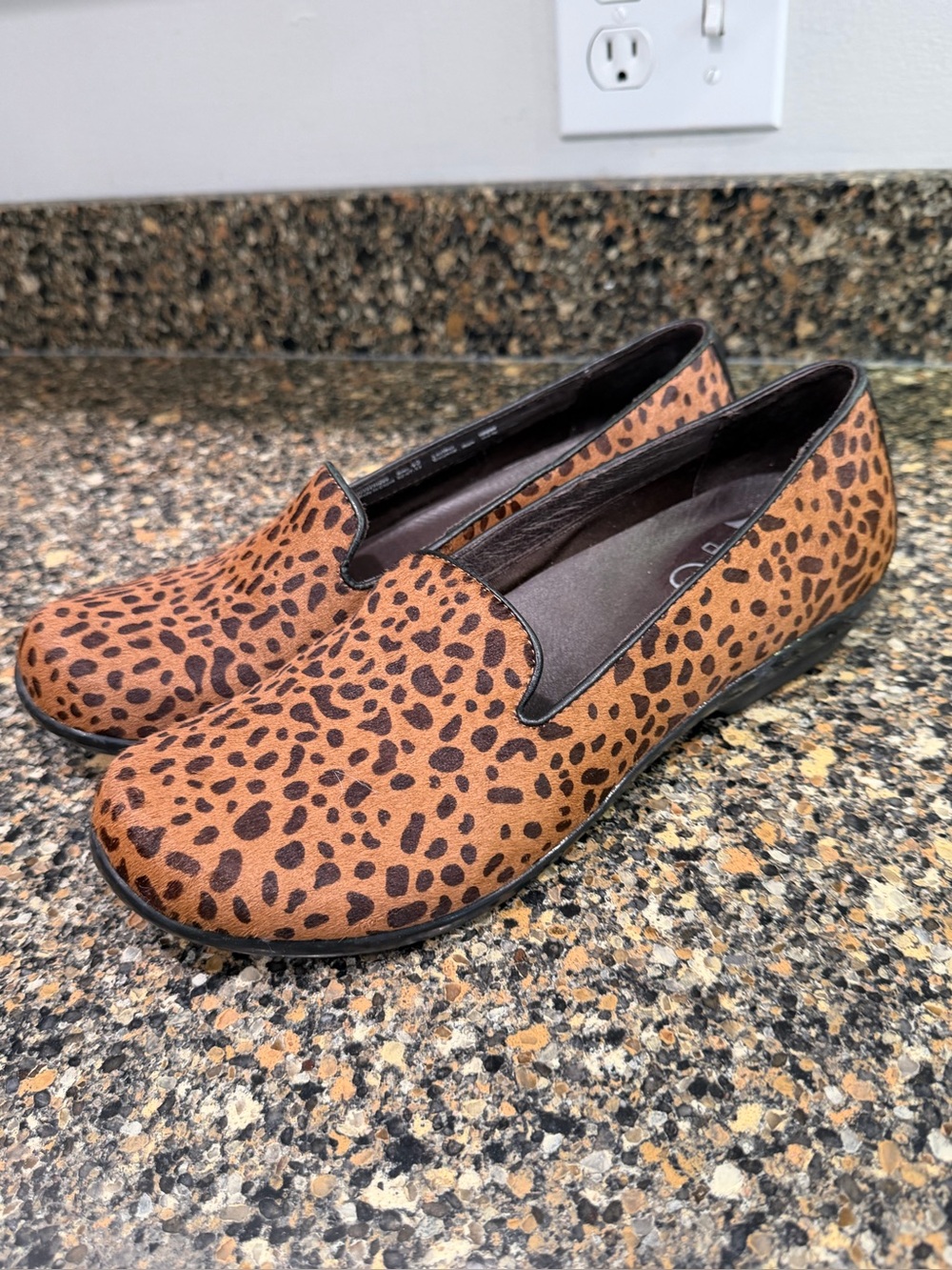 Dansko 40 Leopard Print Slip-On Women’s Flats - Brown